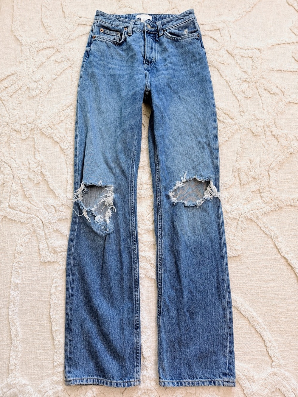 H&M Size 2 Distressed Ripped Knee Straight Leg High Rise Jeans Blue